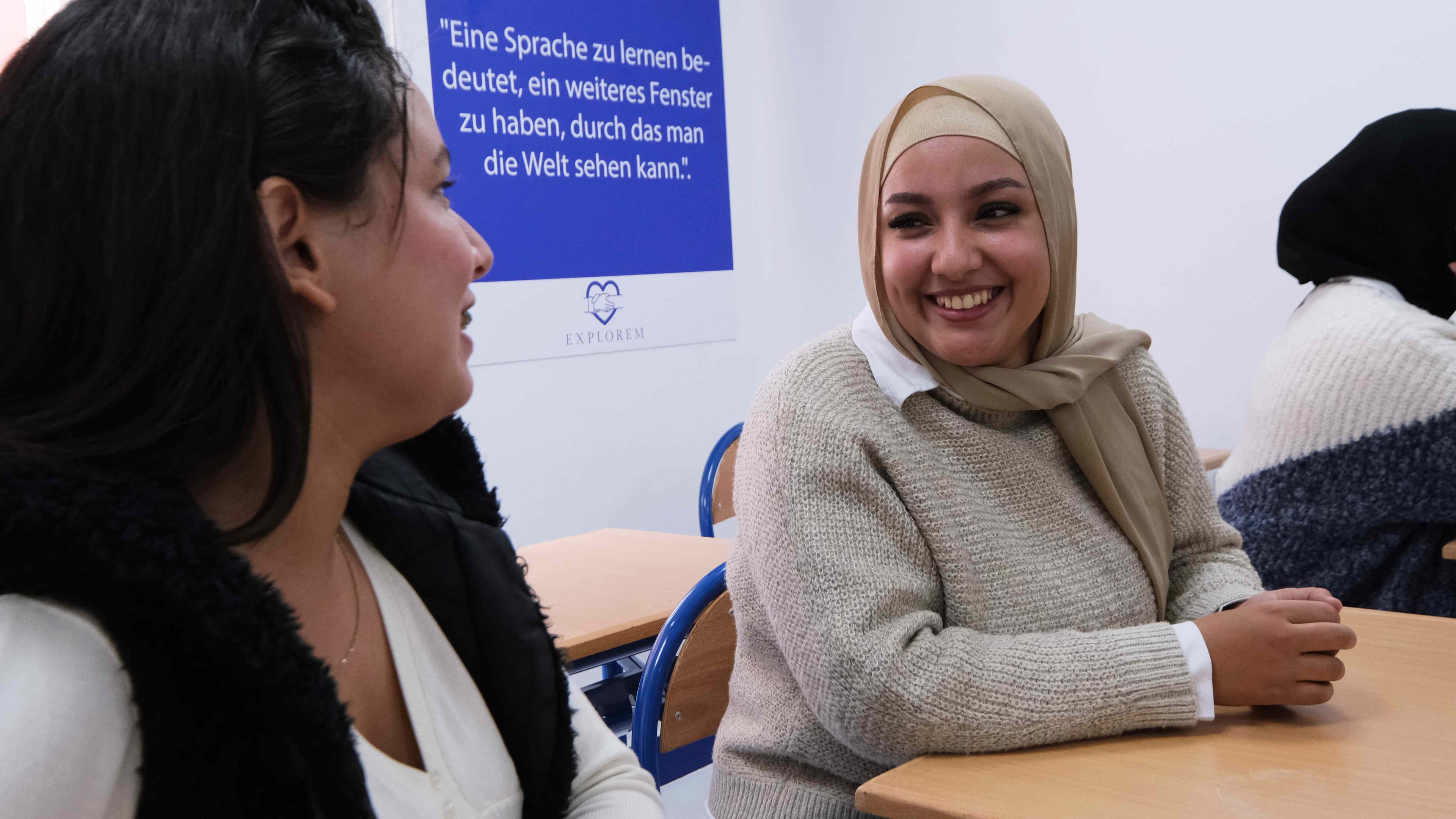 Happy Students explorem Happy Students explorem